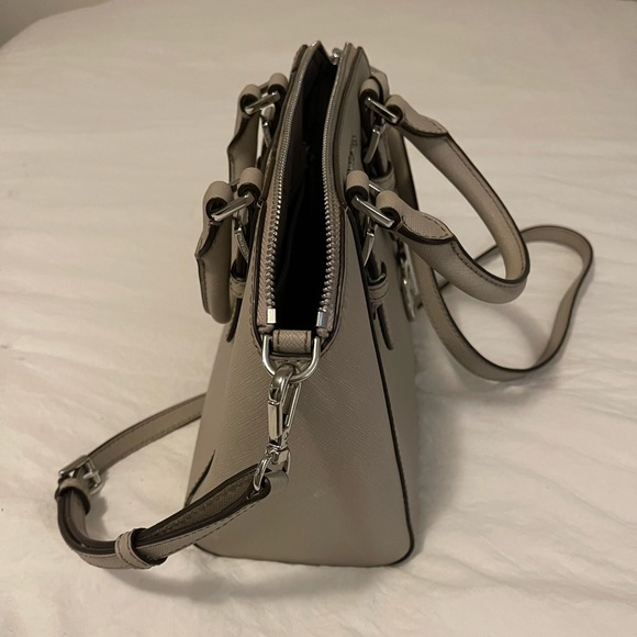 Michael Kors medium sized leather bag. 100% genuine leather. - Picture 3 of 4